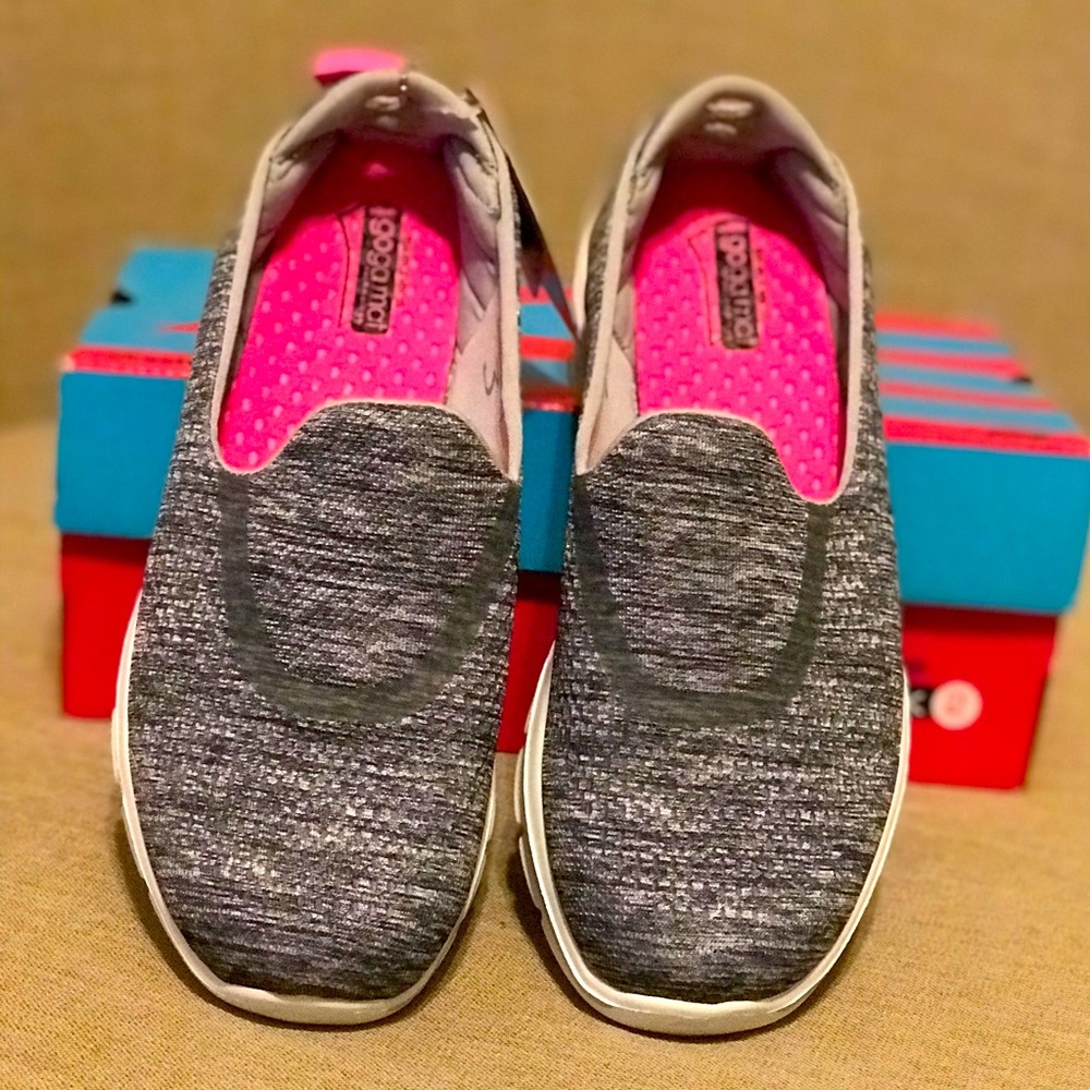 Sketchers Go Walk slip on sneakers